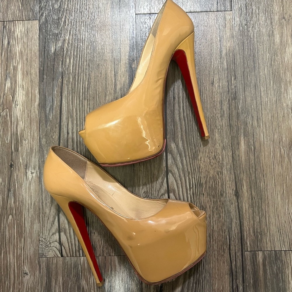 Christian Louboutin Daffodile